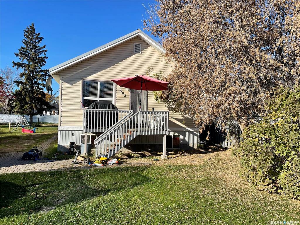 Property Photo:  503 2nd Street W  SK S9X 1H8 