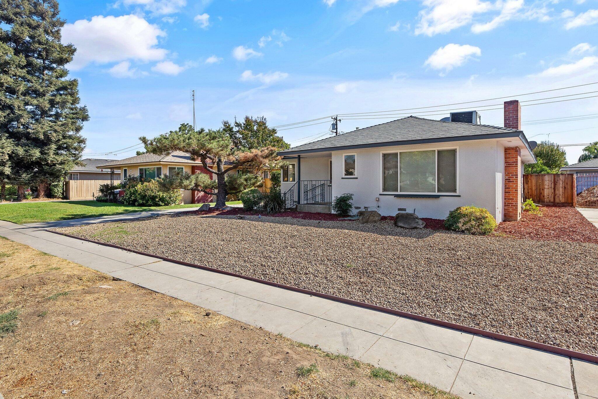 Property Photo:  1145 W Dayton Avenue  CA 93705 