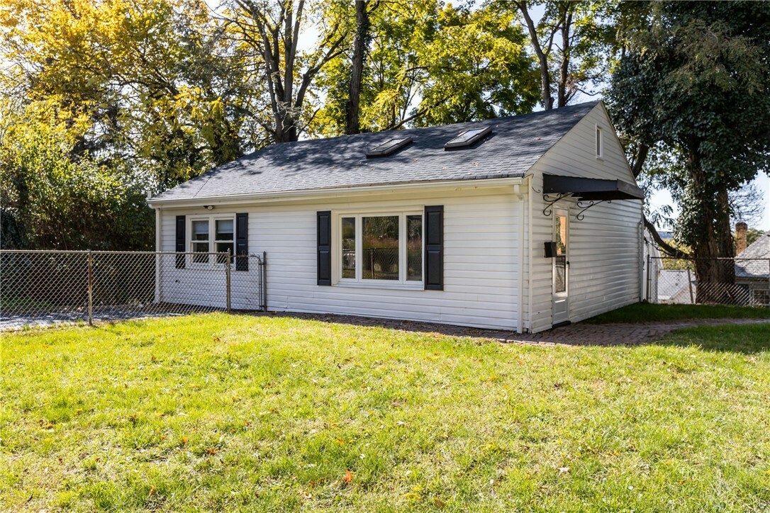 Property Photo:  249 Division Street  PA 15202 