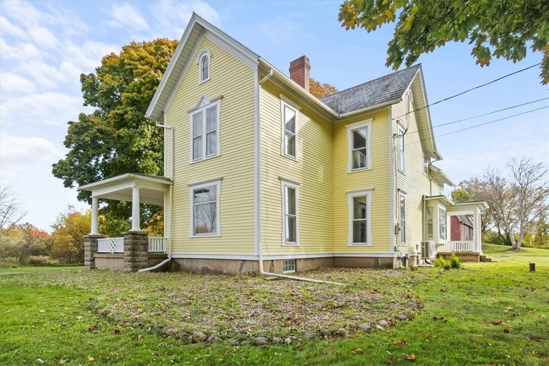 Property Photo:  1225 Martin Road  NY 14586 