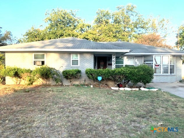 Property Photo:  603 S 10th Street  TX 76541 