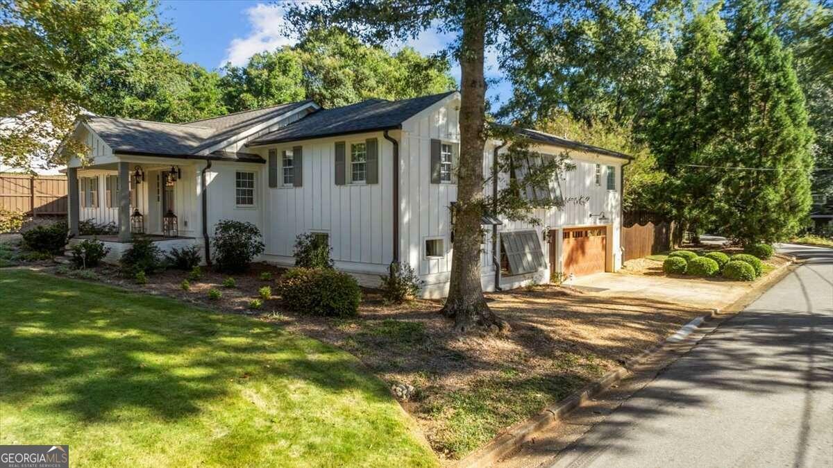 Property Photo:  495 Woodlawn Avenue  GA 30606 