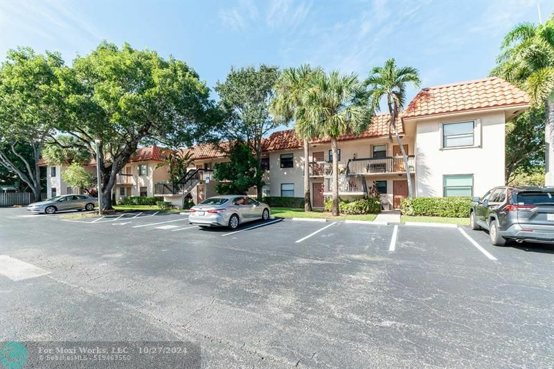 Property Photo:  15718 E Waterside Cir 103  FL 33326 