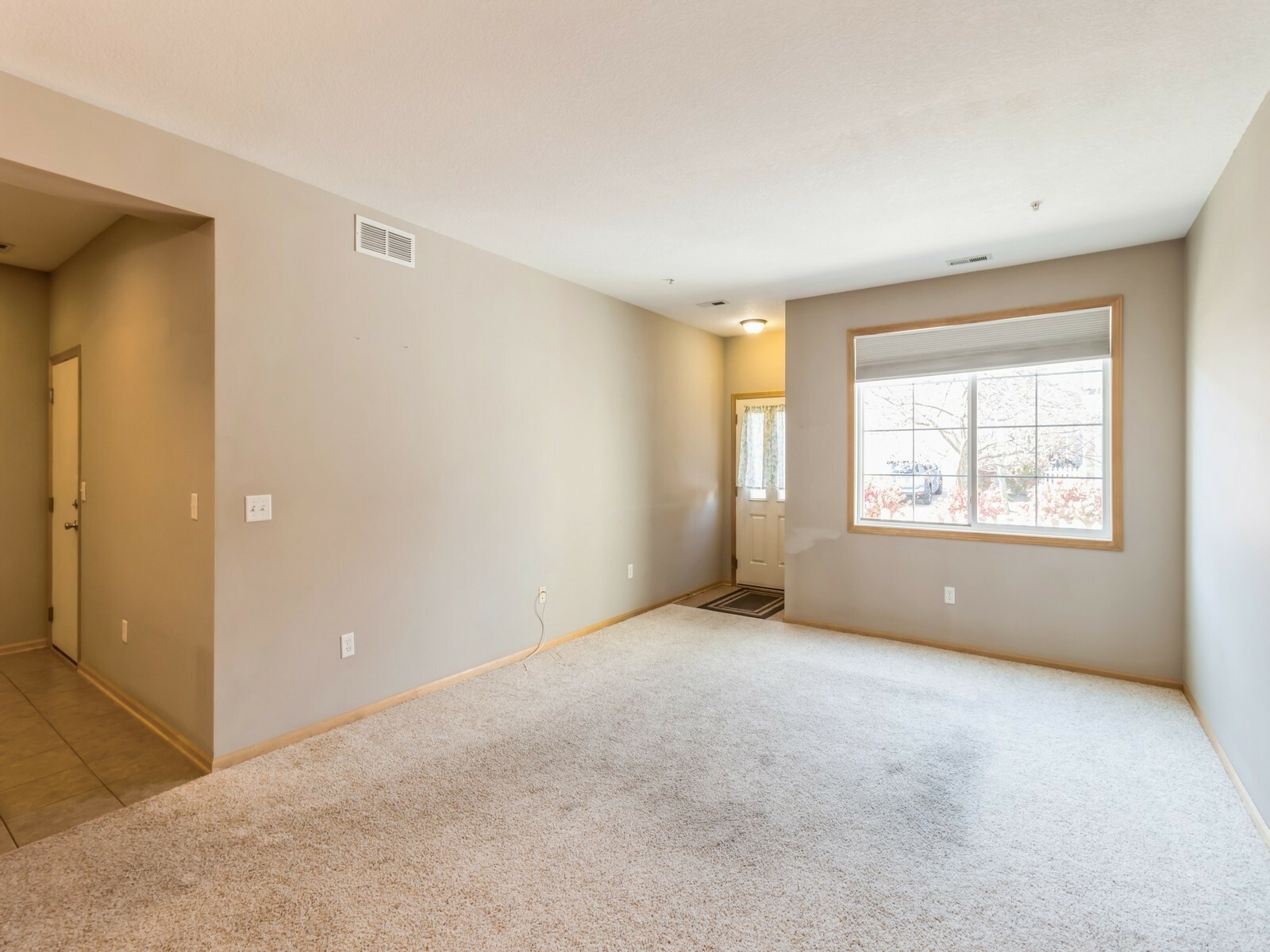 Property Photo:  577 Villa Court  IA 50266 