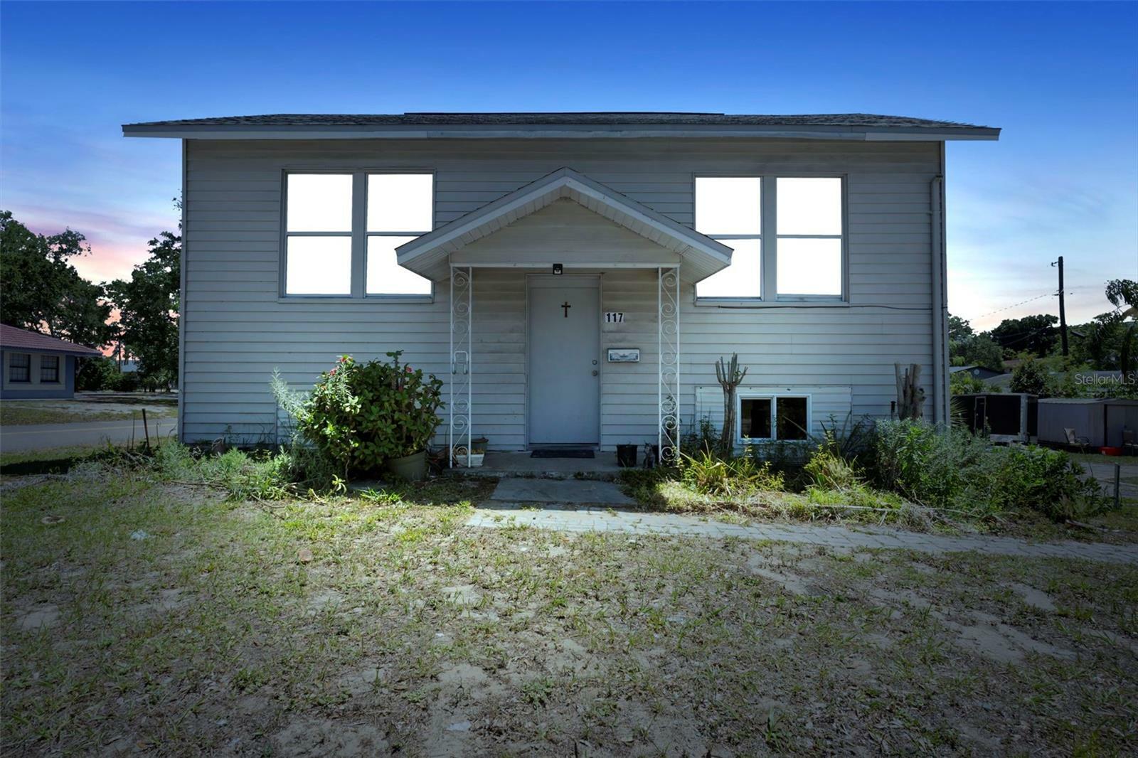 Property Photo:  117 S 10th Street  FL 33844 