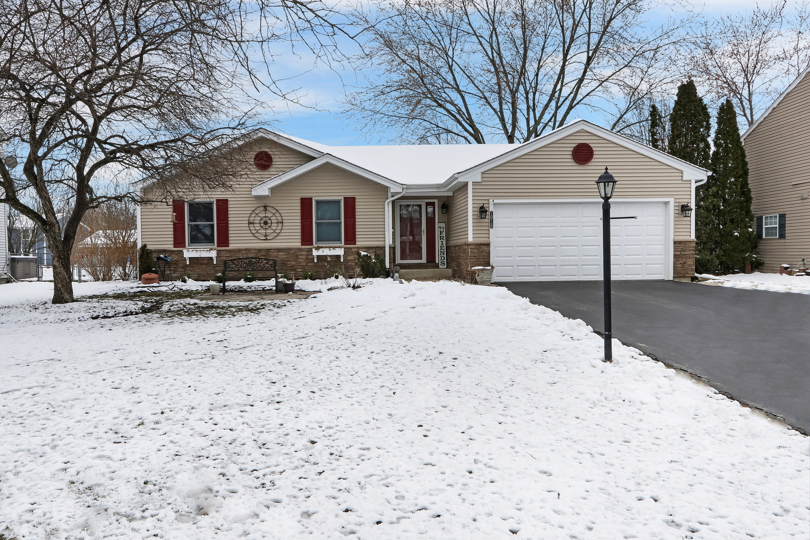 Property Photo:  1019 Wembley Drive  IL 60042 