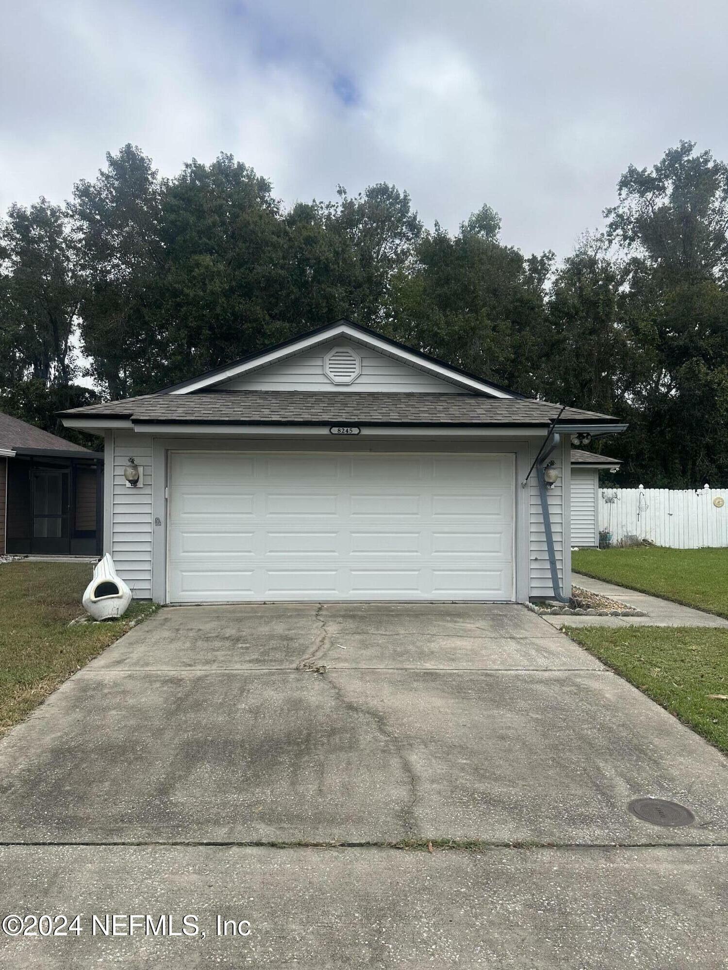 Property Photo:  8245 Lake Woodbourne Drive E  FL 32217 