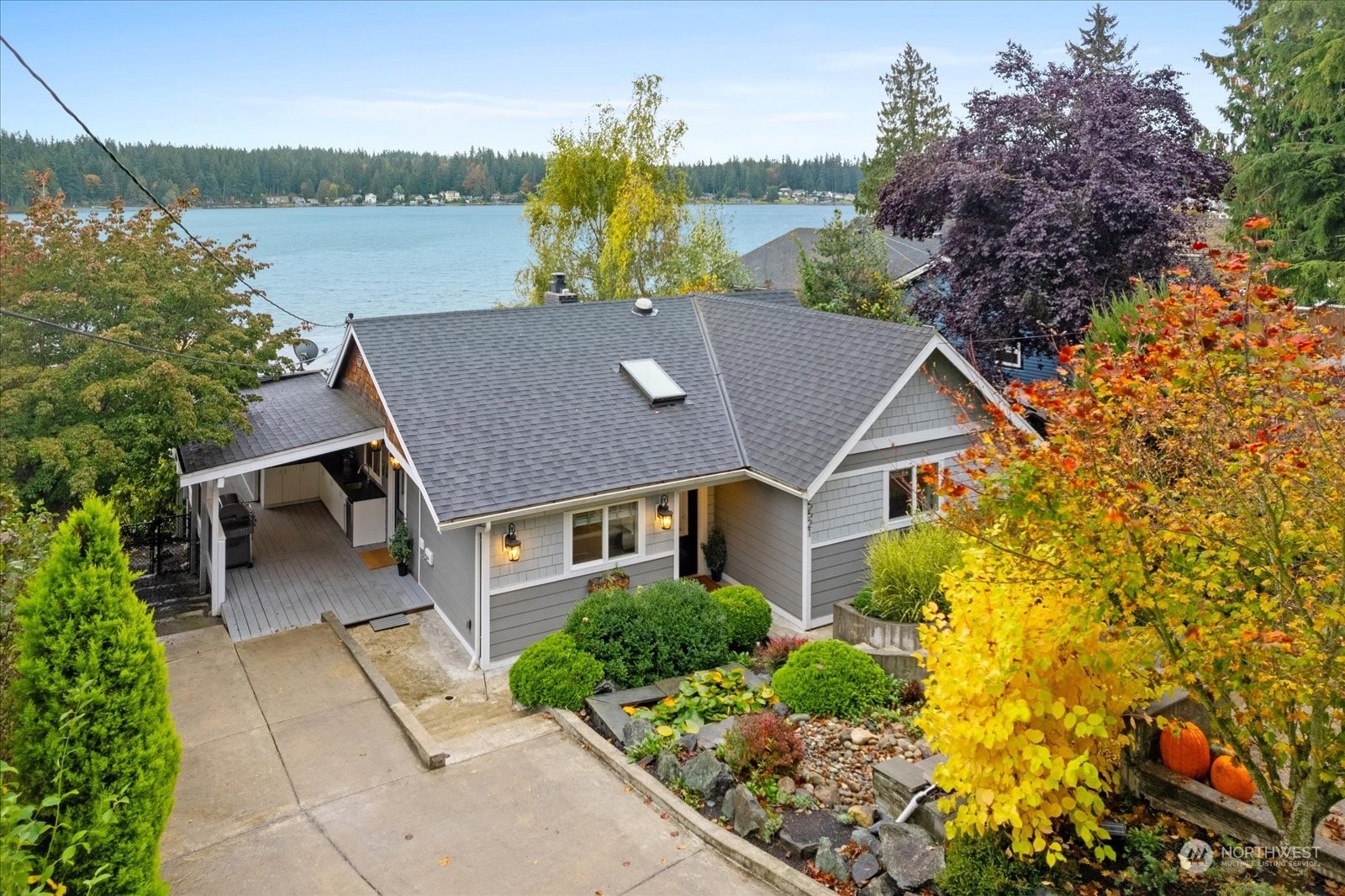 Property Photo:  15521 Sturtevant Avenue  WA 98292 