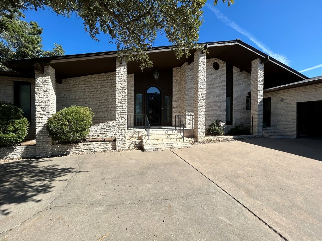 Property Photo:  712 Rolling Green Drive  TX 78734 