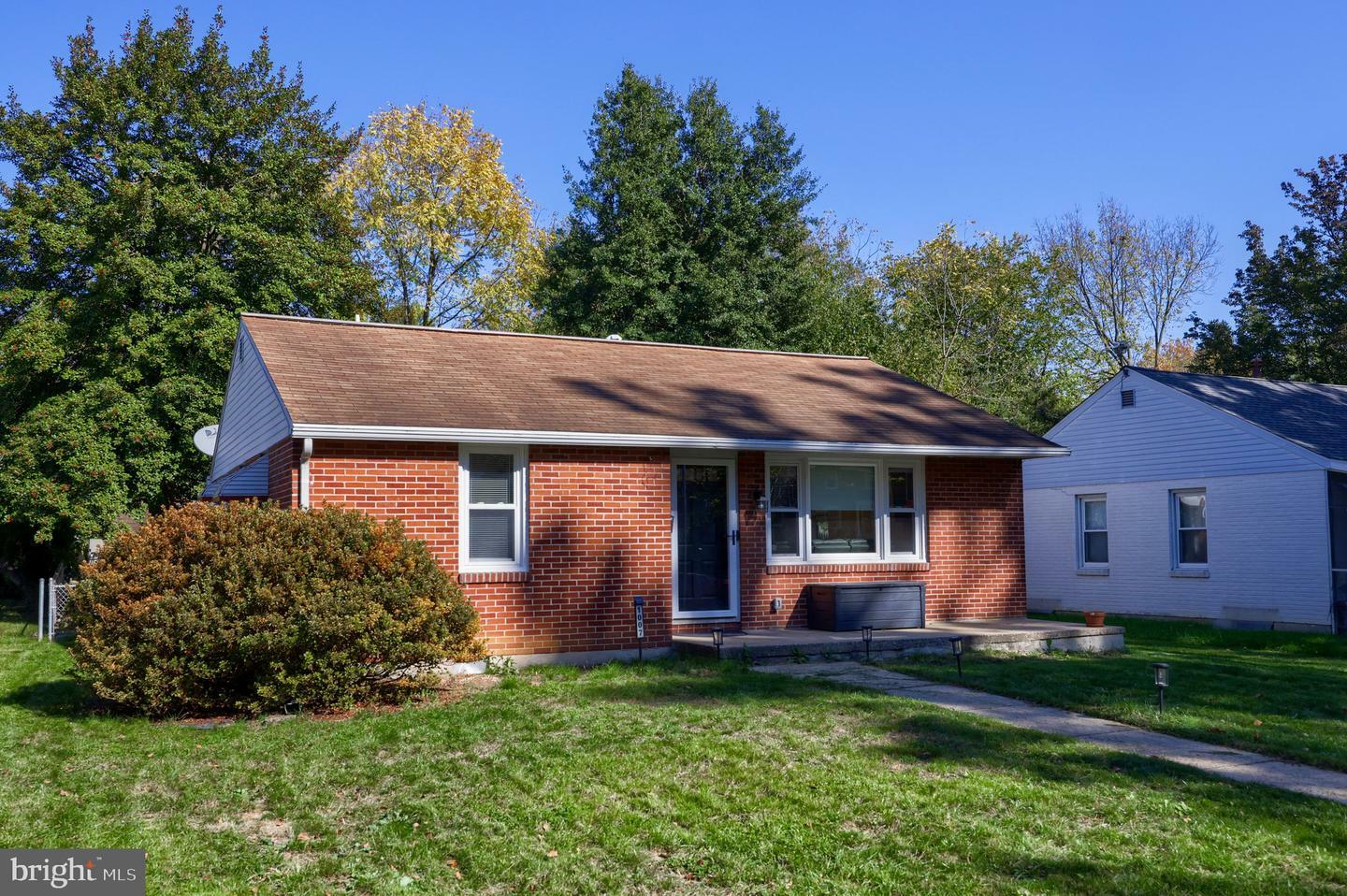 Property Photo:  1007 Midway Avenue  PA 17601 