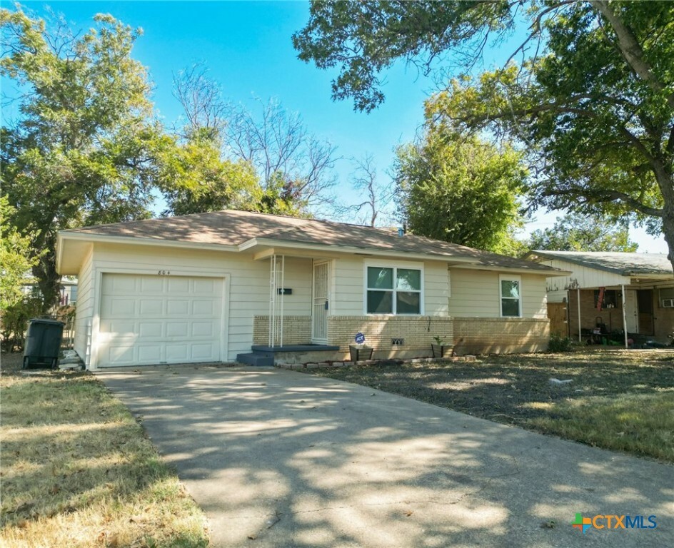 Property Photo:  804 Alexander Street  TX 76541 