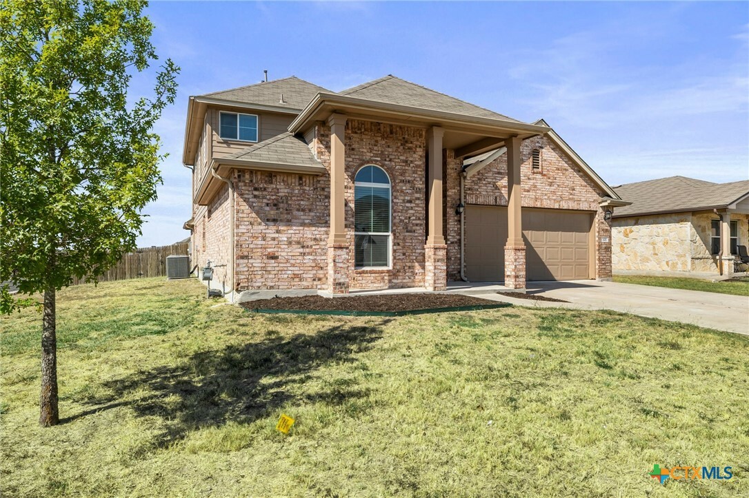 Property Photo:  101 E Screech Owl Drive  TX 78640 