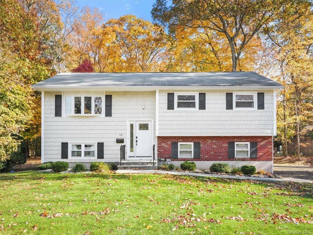 Property Photo:  13 Oakland Place  NY 10954 