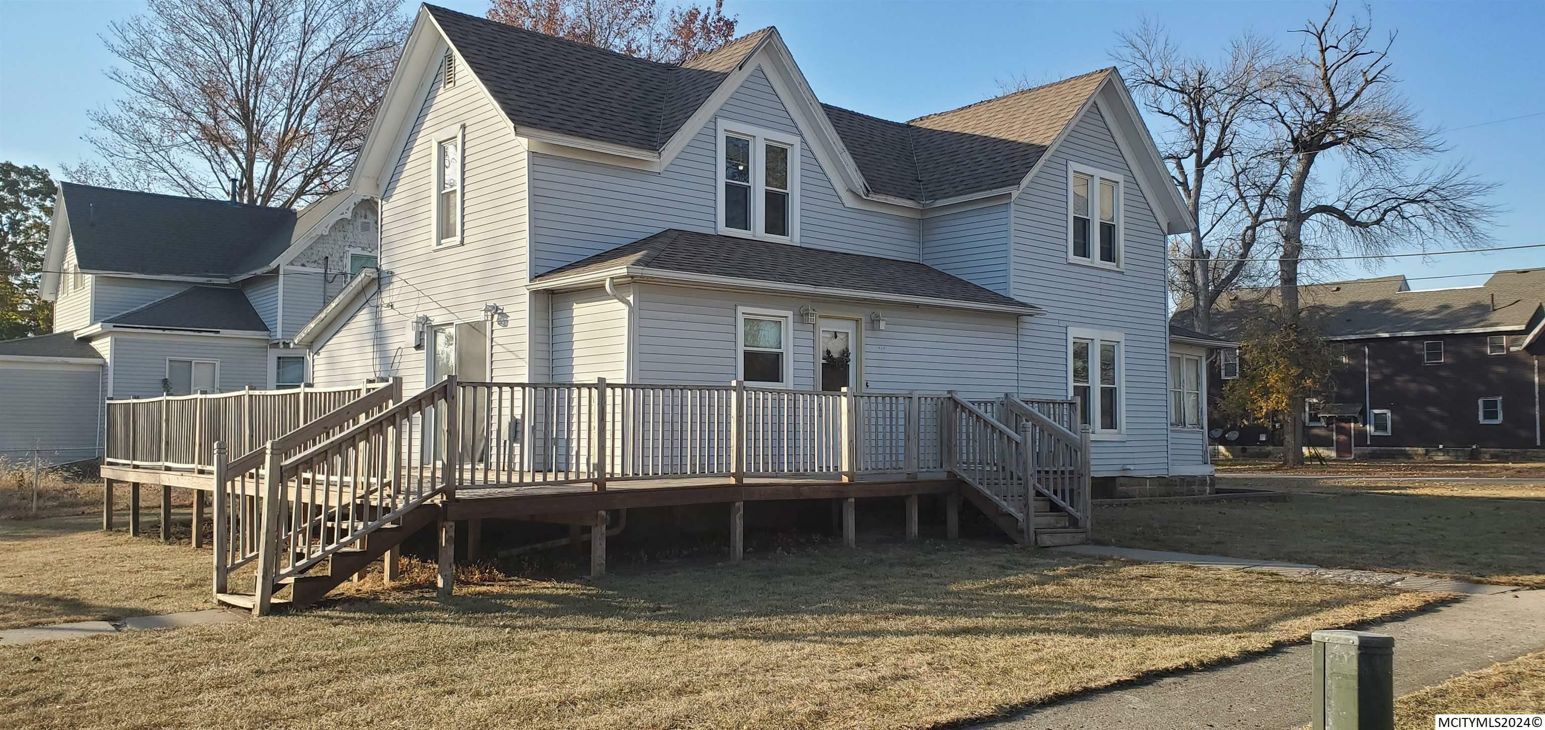 Property Photo:  318 Adams St  IA 50469 