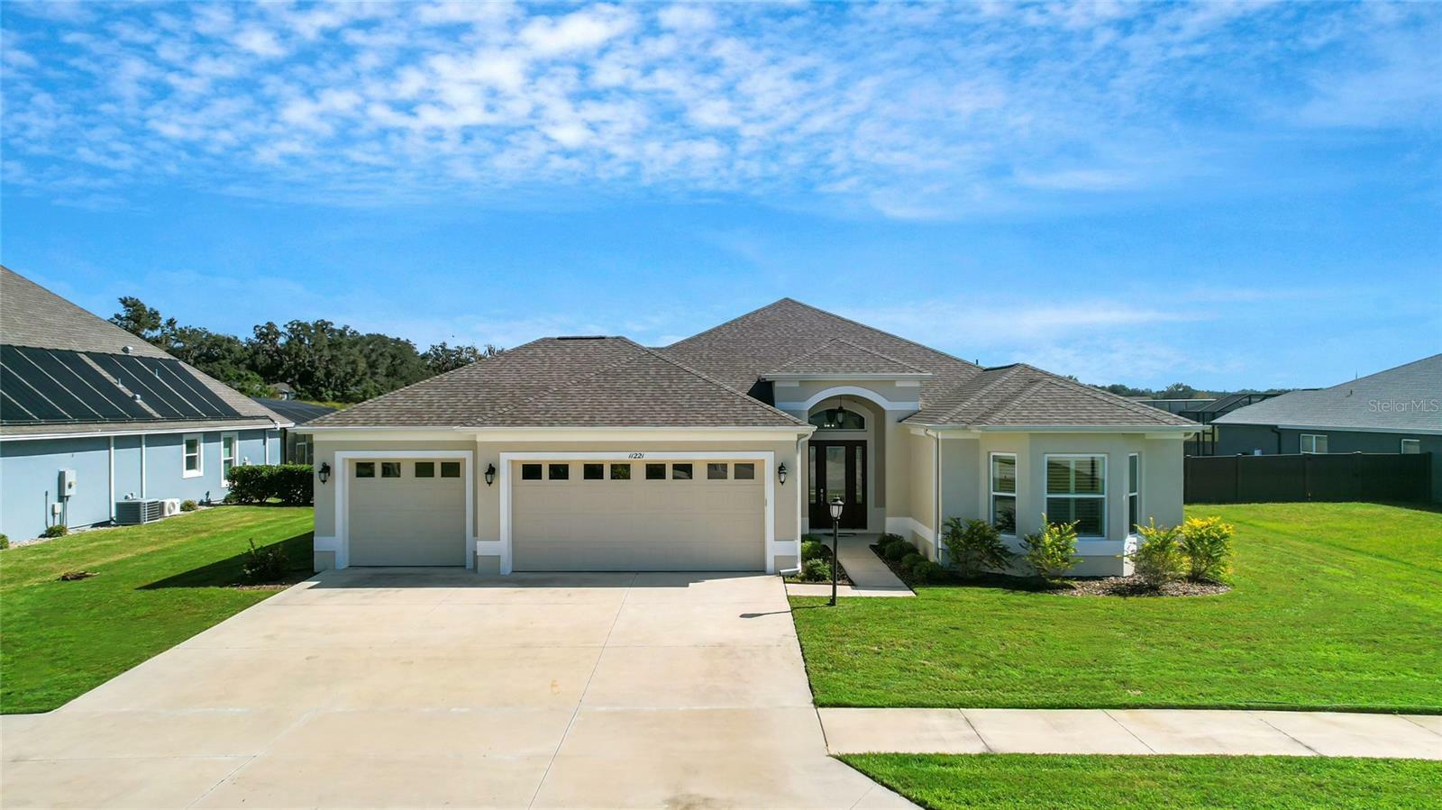 Property Photo:  11221 Roz Way  FL 34484 