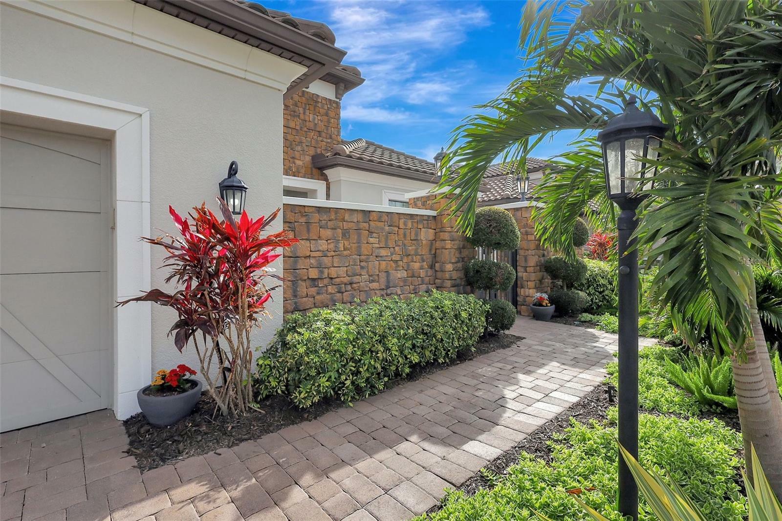 Property Photo:  13116 Treviso Drive  FL 34211 