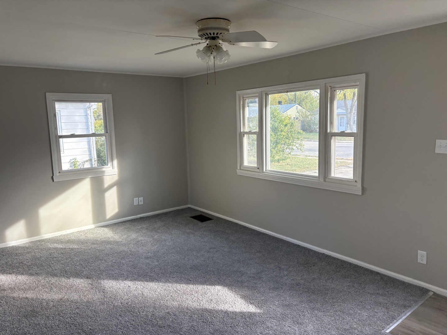 Property Photo:  717 N Webster Circle  IL 60901 