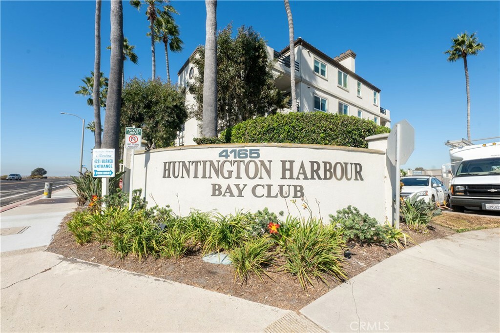 4165 Warner Avenue 203  Huntington Beach CA 92649 photo