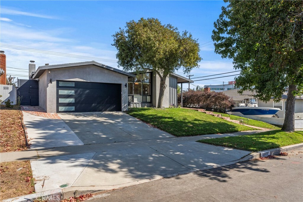 Property Photo:  8906 Villanova Avenue  CA 90045 