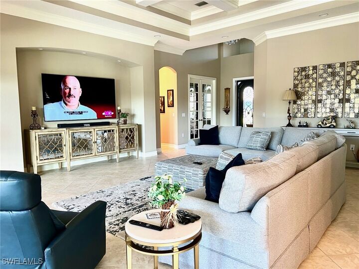 Property Photo: 7352 Lantana Way FL 34119