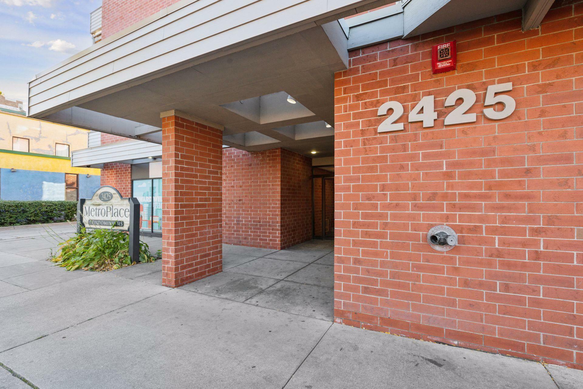 Property Photo:  2425 E Franklin Avenue 411  MN 55406 