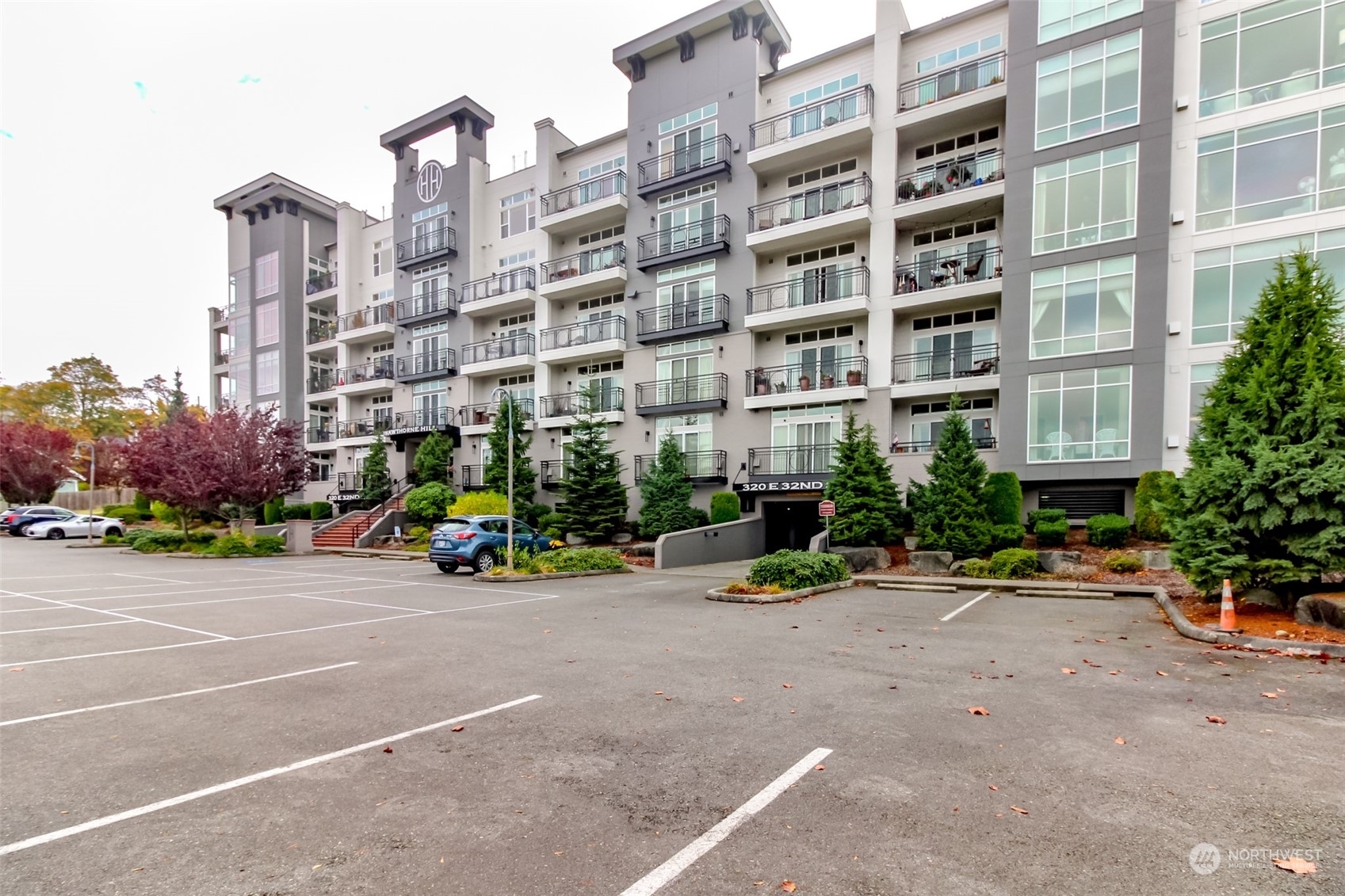 Property Photo:  320 E 32nd Street 103  WA 98404 