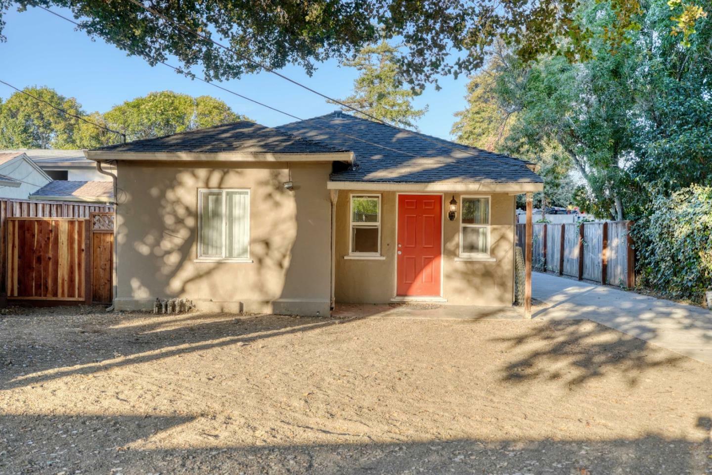 Property Photo:  1871 Woodland Avenue  CA 94303 