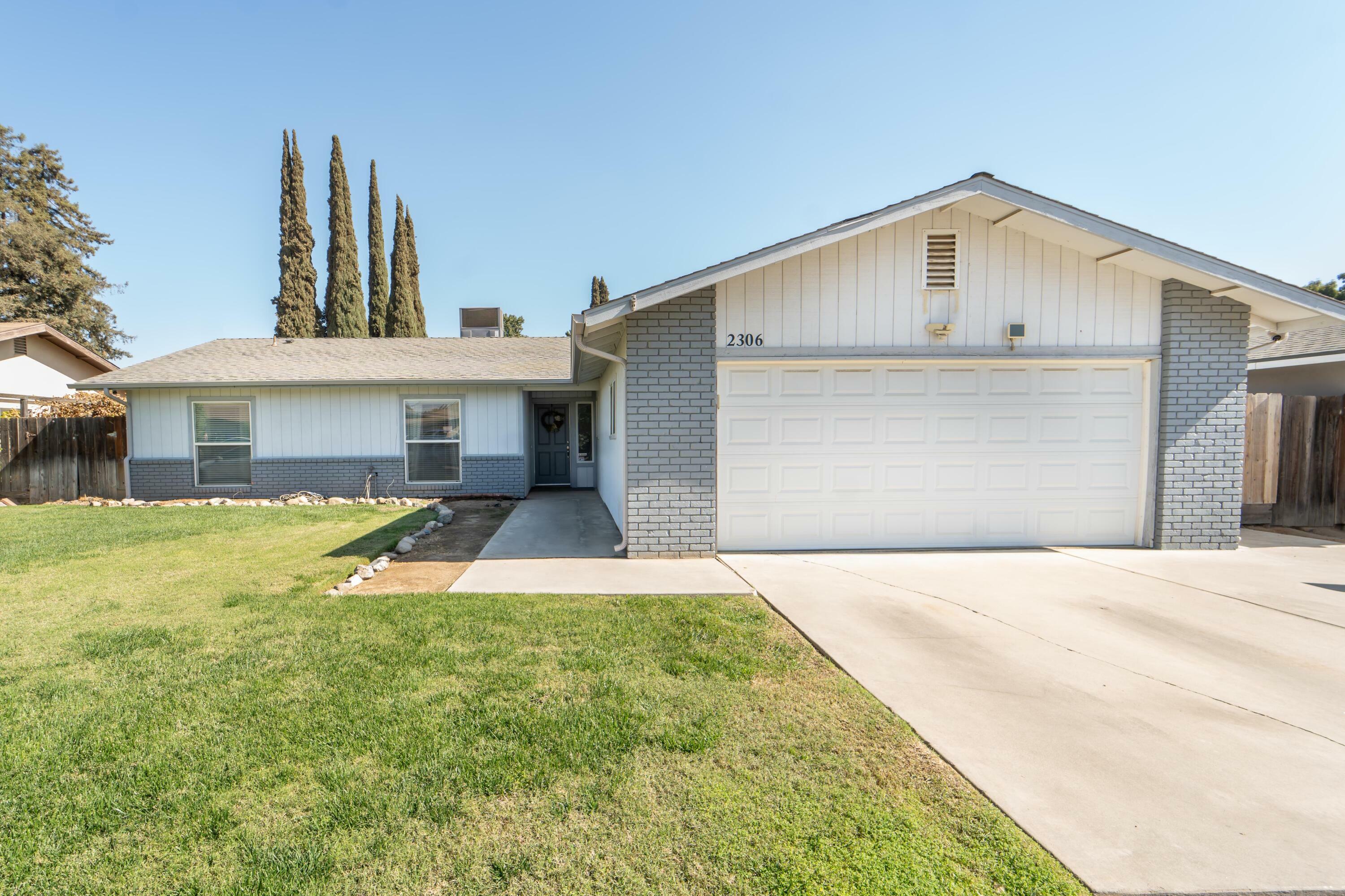 2306 S Memory Street  Visalia CA 93277 photo