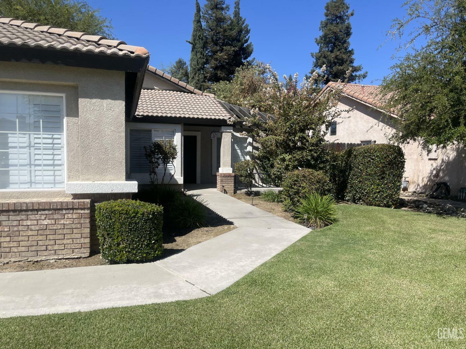 Property Photo:  8714 Chisholm Drive  CA 93312 