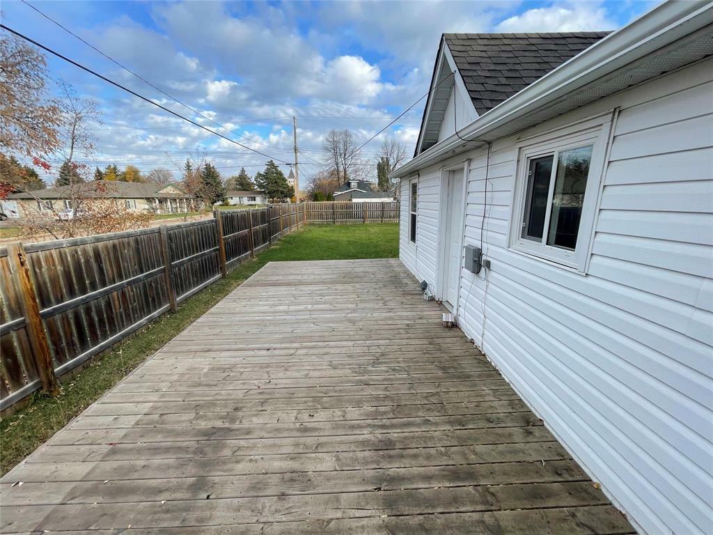 Property Photo:  146 Selkirk Street  MB R0K 0H0 