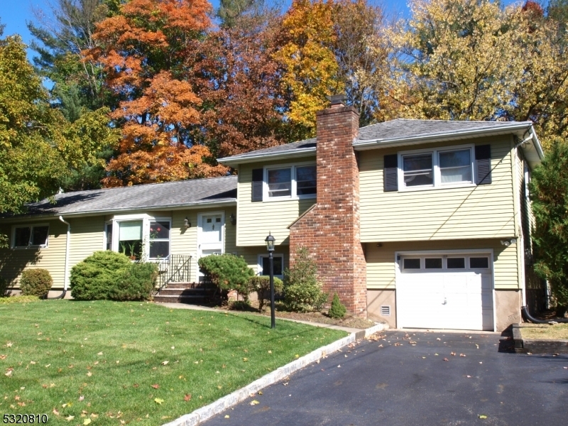 4 Hill Ct  Pequannock Twp. NJ 07444 photo