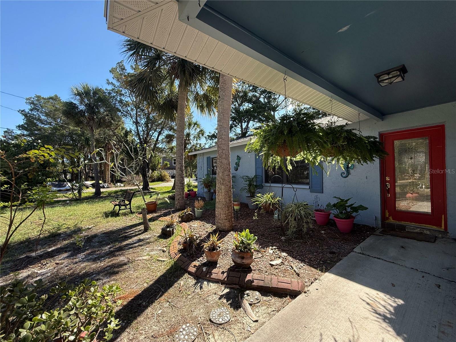 Property Photo:  6936 Driftwood Drive  FL 34667 