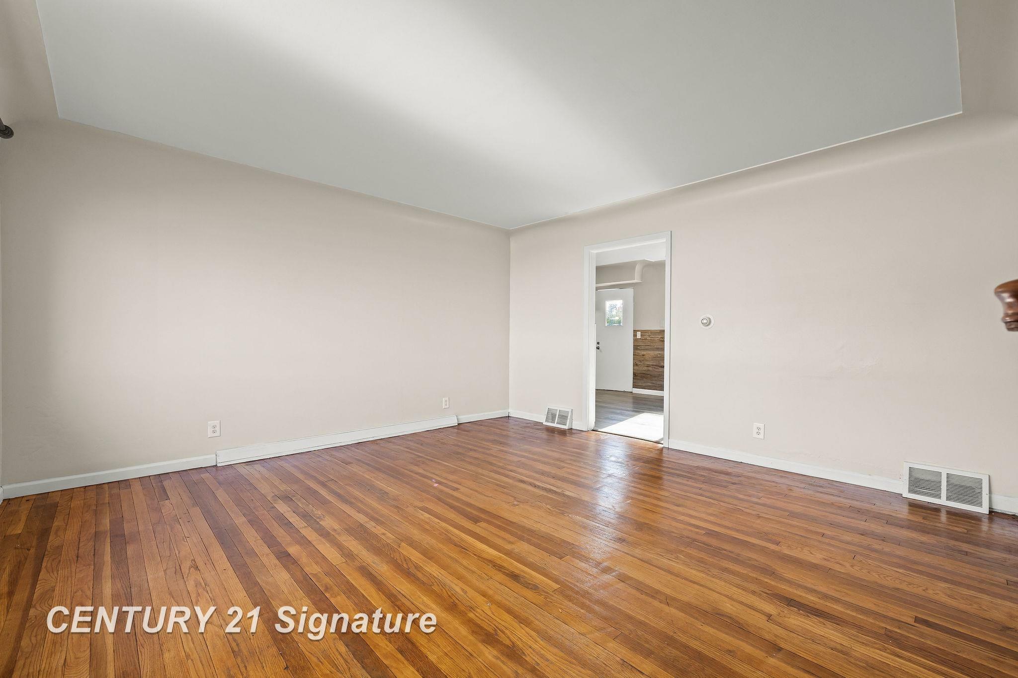 Property Photo:  3433 Court Street  MI 48602 