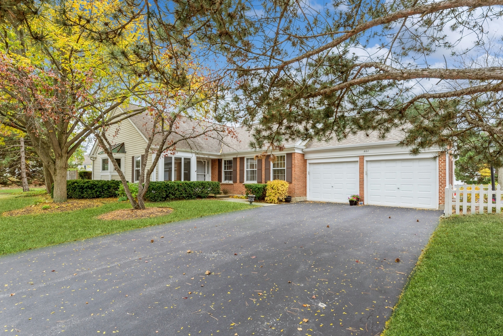 Property Photo:  461 Sutherland Lane  IL 60070 