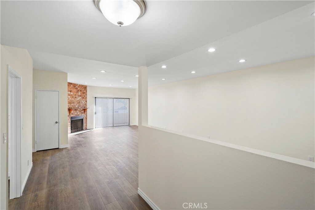 Property Photo:  17522 Sherman Way 104  CA 91406 