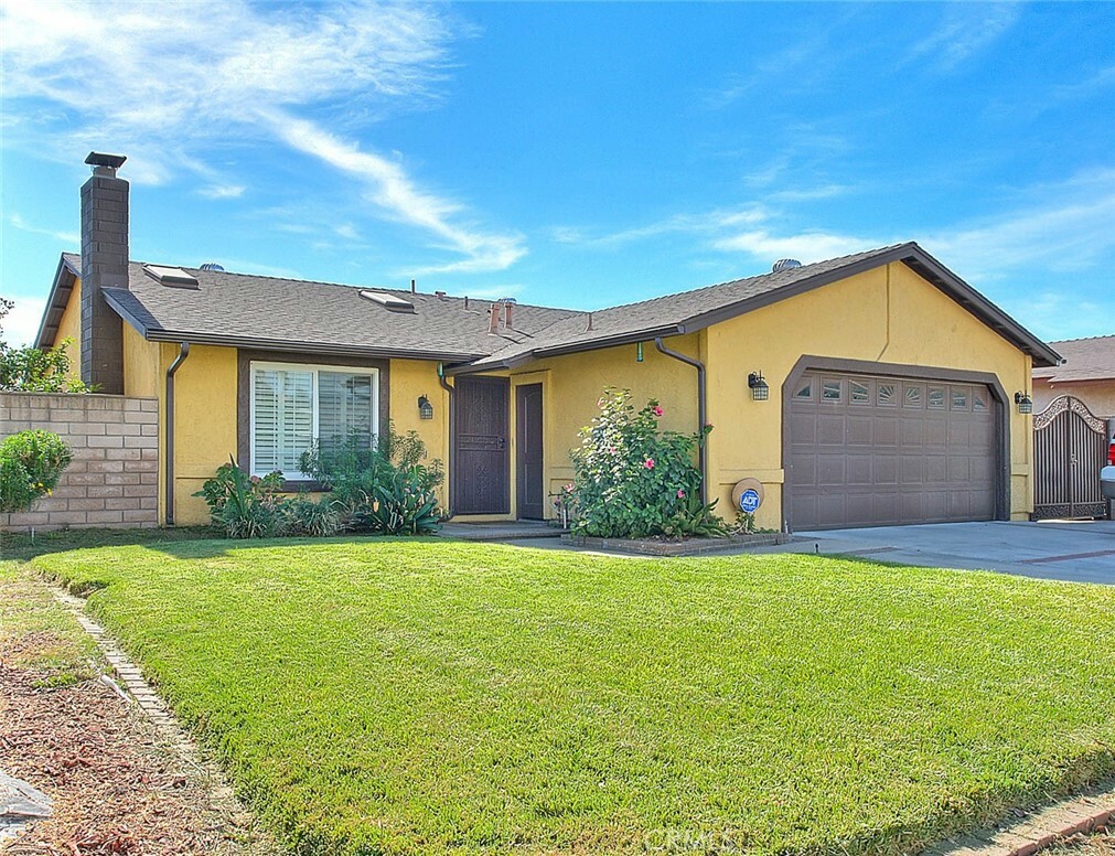 Property Photo:  560 E Birch Court  CA 91761 