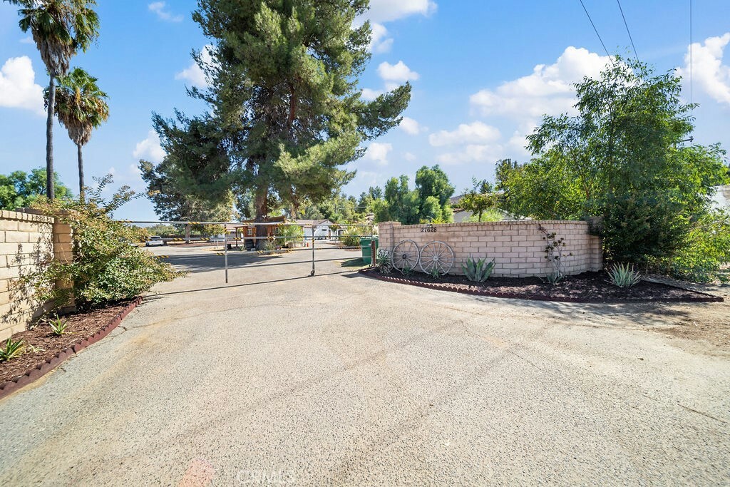 Property Photo:  27628 Hemet Street  CA 92544 