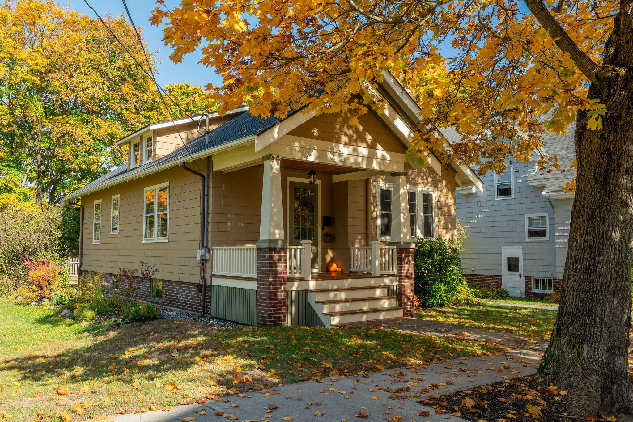 Property Photo:  105 Revere Street  ME 04103 