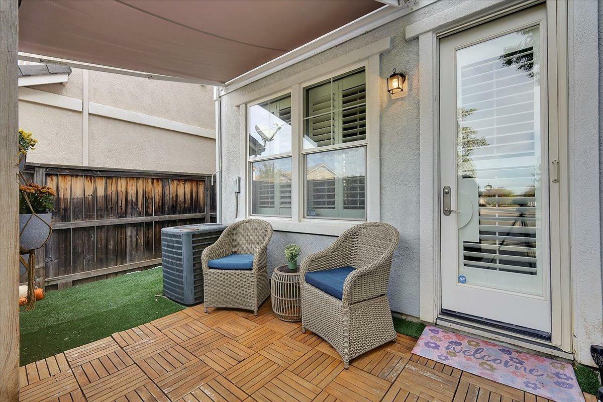 Property Photo:  7 Crystalwood Circle  CA 95648 