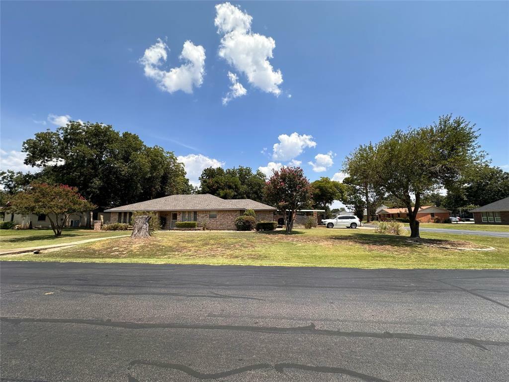 Property Photo:  1809 Twin Brook  TX 76210 