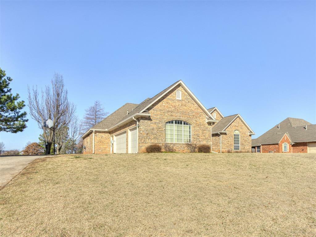 Property Photo:  7001 Forest Tree Lane  OK 73150 