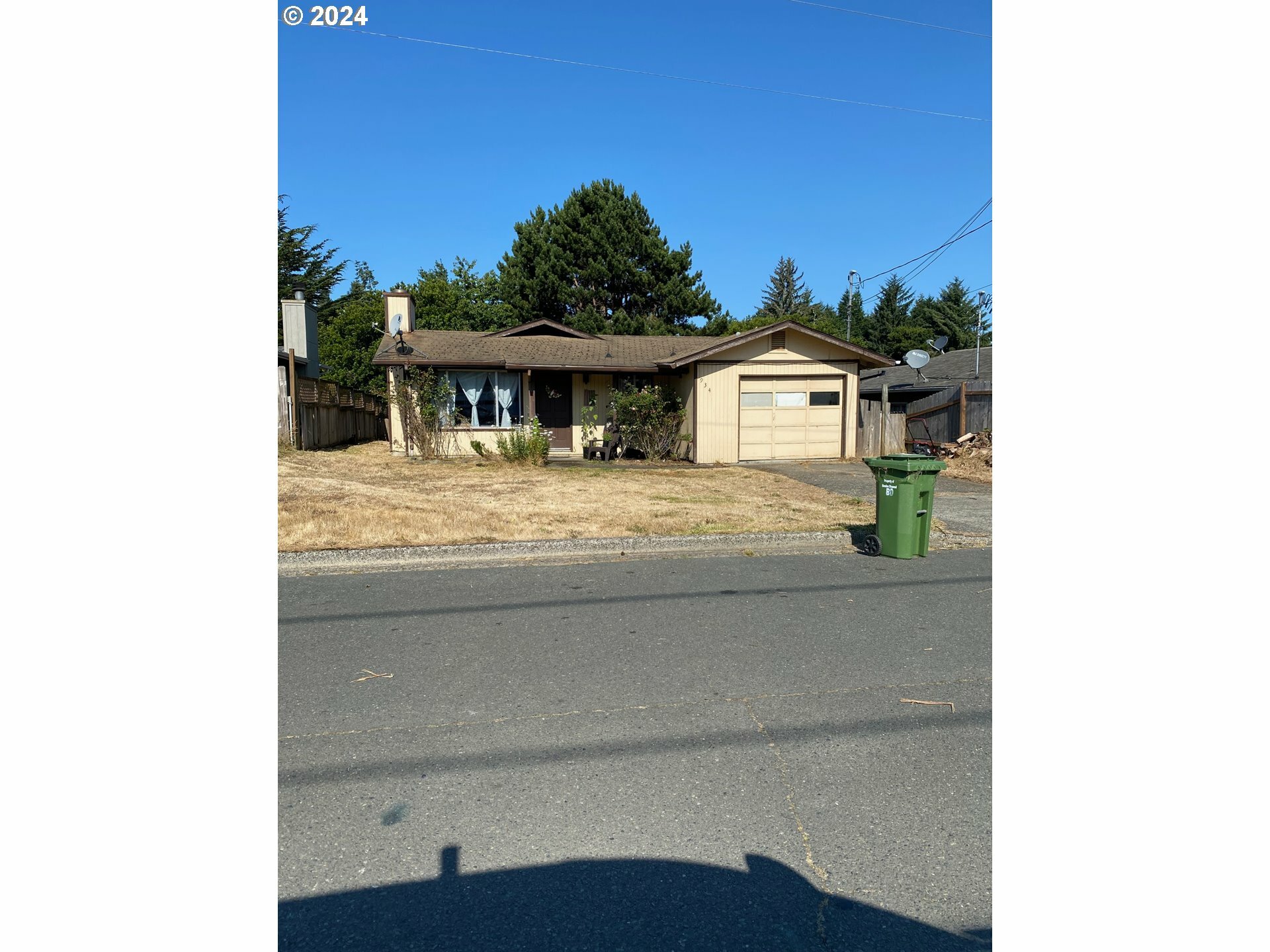 934 Augustine Ave  Coos Bay OR 97420 photo