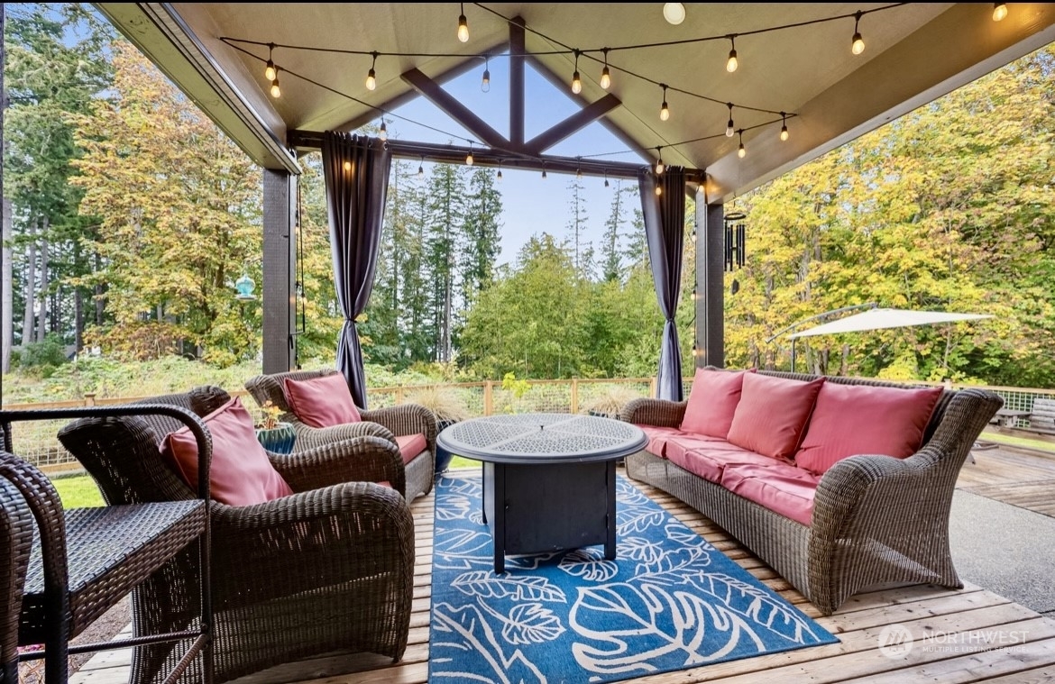 Property Photo:  6121  Buckthorn Court NW  WA 98502 