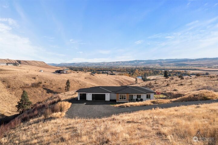 1601  Deer Valley Drive  Ellensburg WA 98926 photo