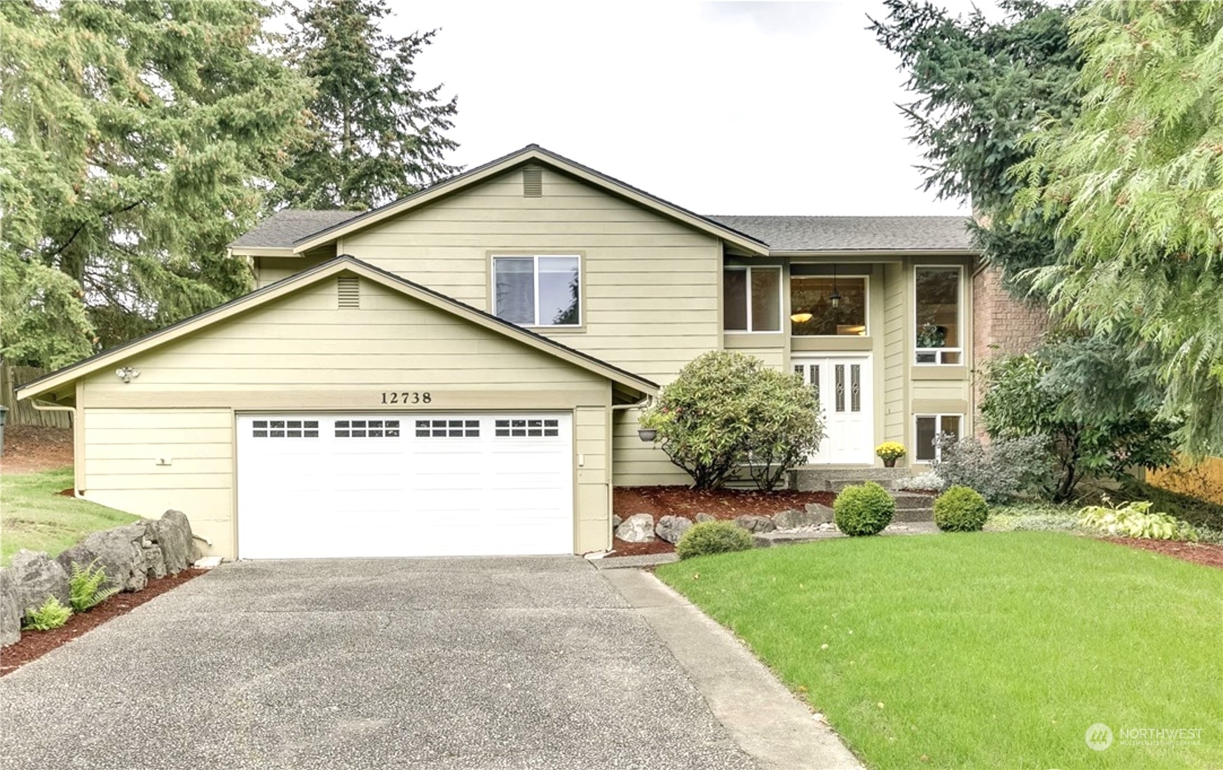 12738 SE 68th Place  Bellevue WA 98006 photo