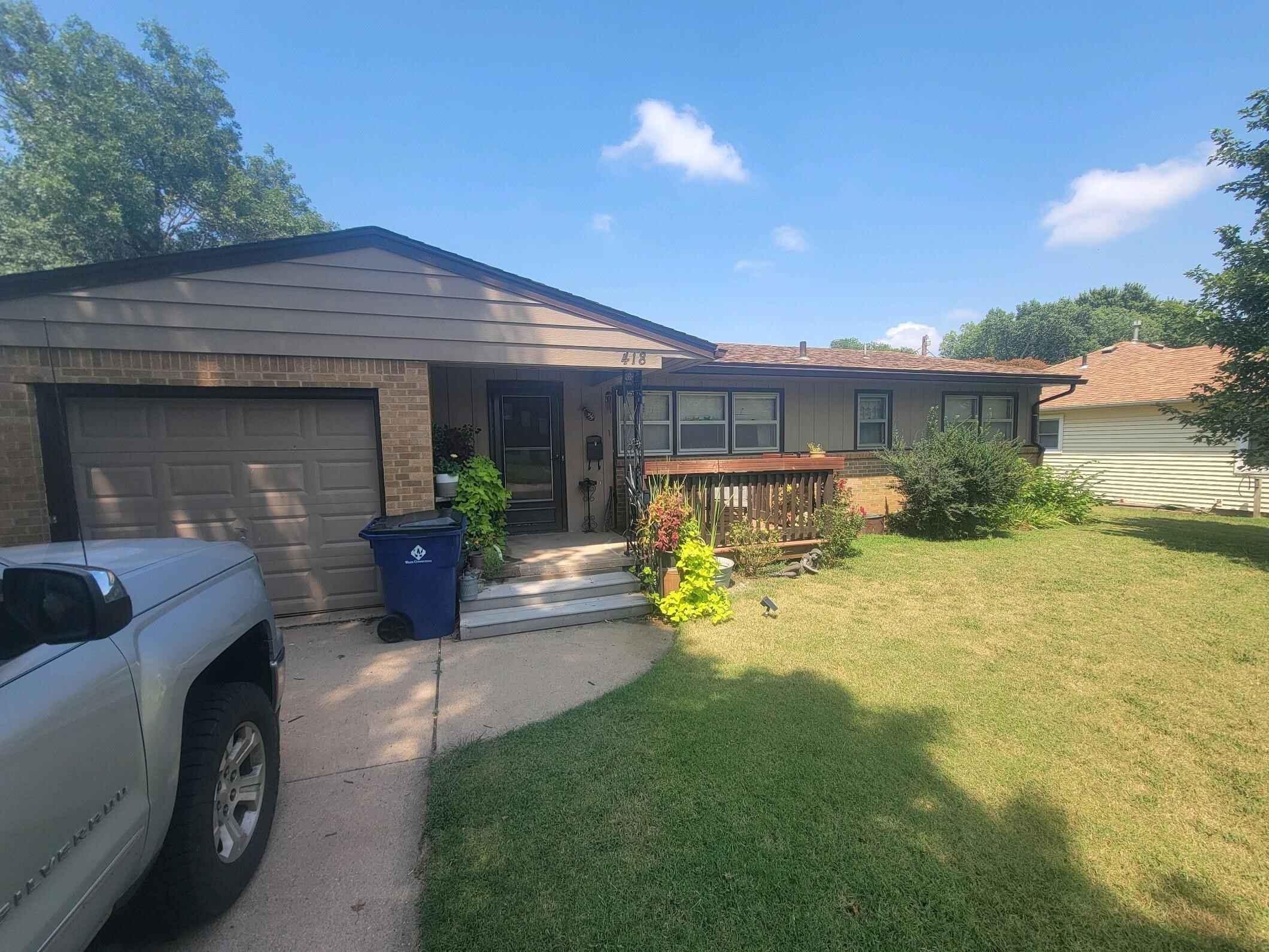 Property Photo: 418 W E Ave KS 67068-1126