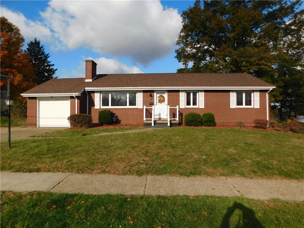 Property Photo: 4 Mayflower Drive PA 15401
