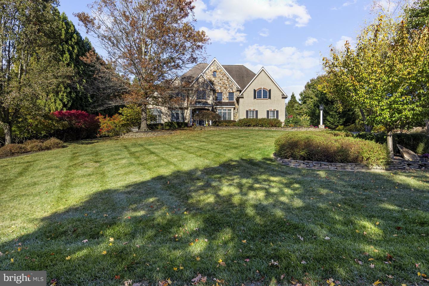 Property Photo:  400 Woodale Drive  PA 19348 