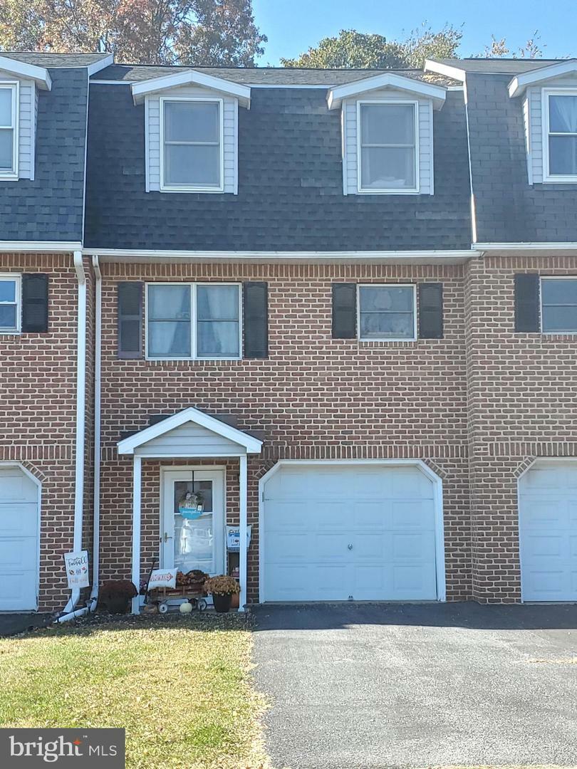 Property Photo:  1716 English Drive  PA 17055 