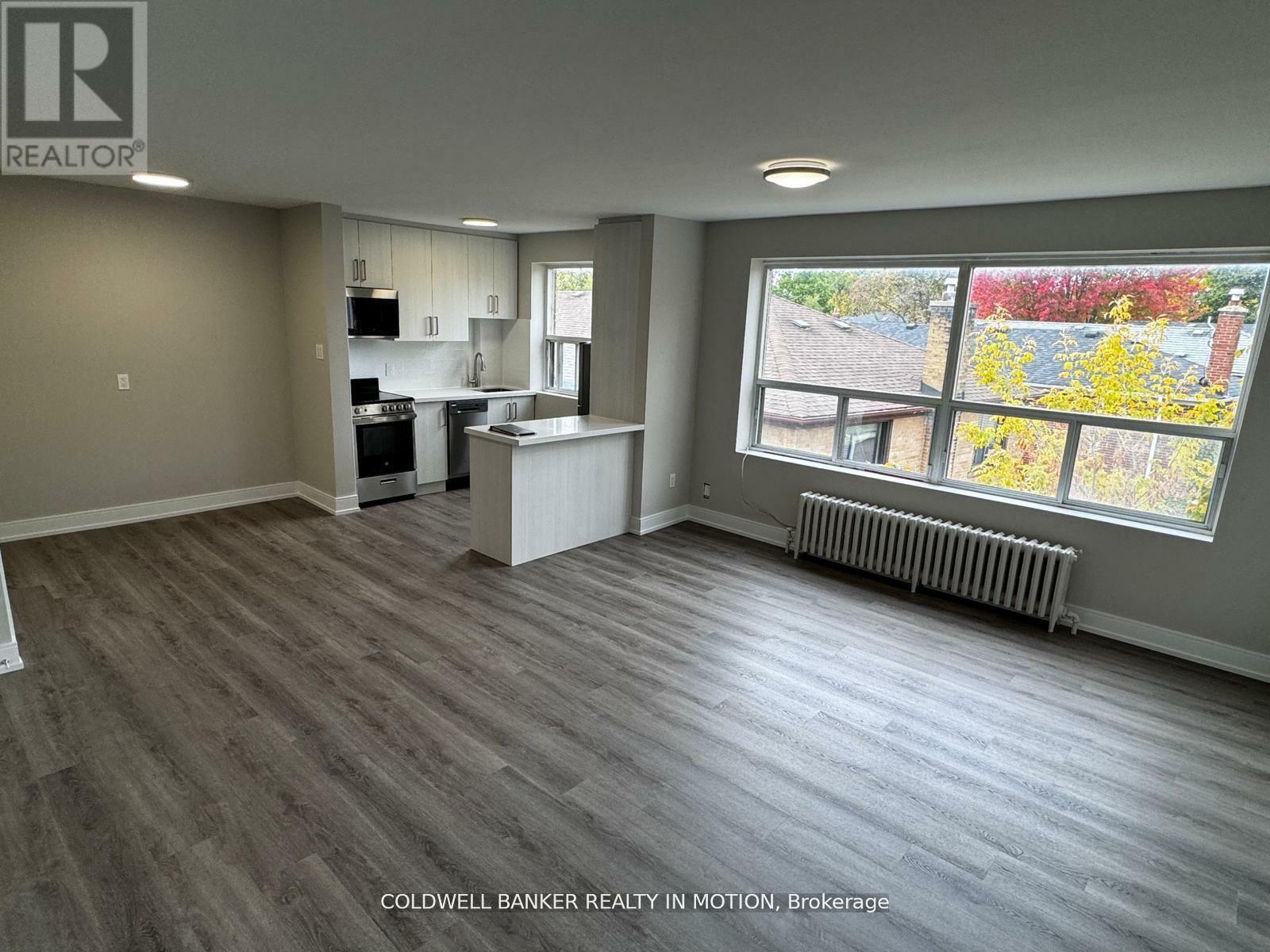 Photo de la propriété:  3474 Yonge Street 102  ON M4N 2N4 